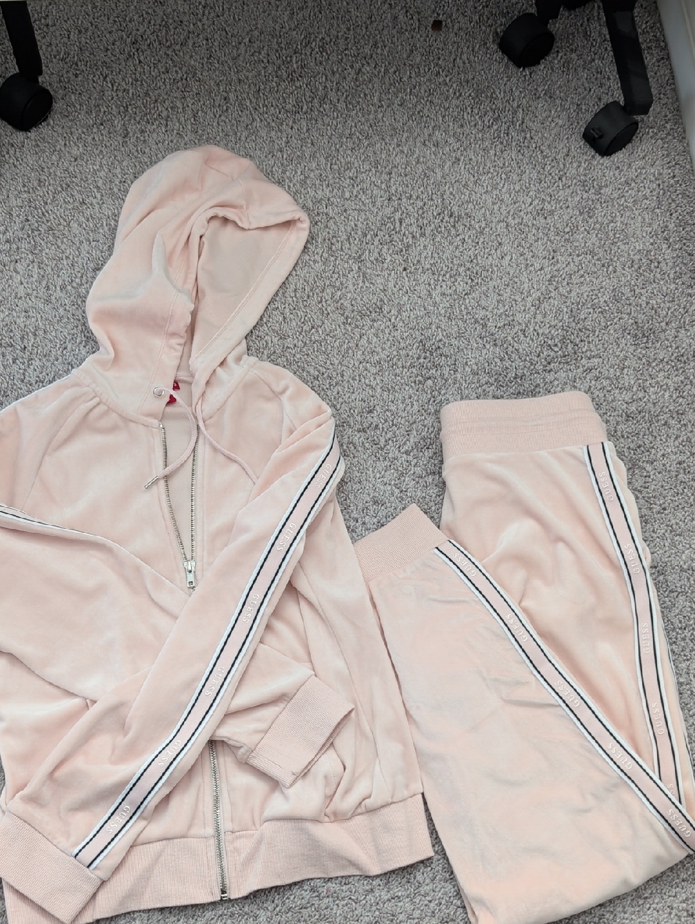 Guess Light Pink Jacket And Joggers